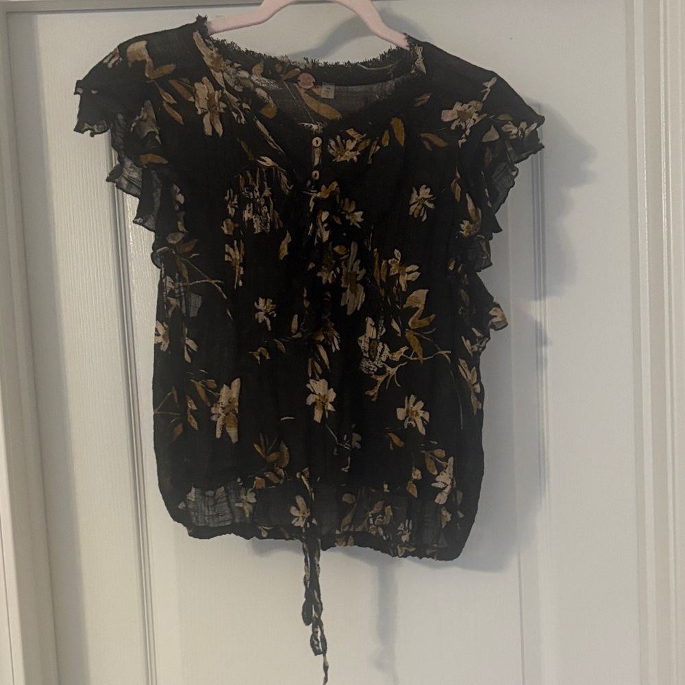 Black Floral Ruffle Sleeve Tie-Hem Top